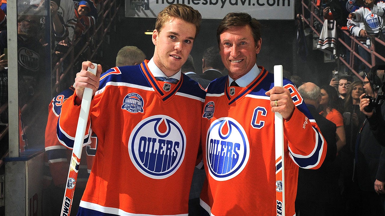 Wayne Gretzky anoints Oilers star Connor McDavid the next great one: ‘He’s the best player in hockey’