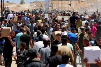 US-backed Gaza aid group pauses food distribution after days of violence
