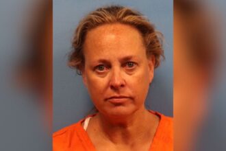 Alabama kindergarten teacher, 49, accused of enticing teen into bathroom for sexual encounter