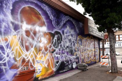 Kobe Bryant mural vandalized for 2nd time days before riots grip Los Angeles