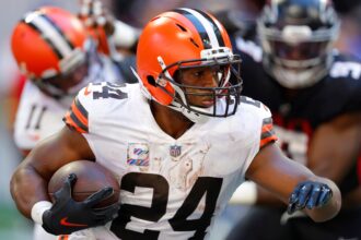 Nick Chubb signs 1-year deal with Texans as former Browns star looks to revamp career: report
