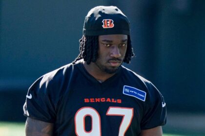 Bengals end tense standoff with first-round pick Shemar Stewart with signing of his rookie deal