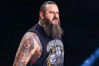 AEW star Brody King wears ‘abolish ICE’ shirt before match in Mexico