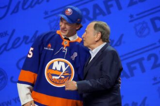 New York Islanders choose Matthew Schaefer with No. 1 pick in 2025 NHL draft