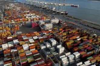 UK authorities seize cocaine worth more than 0 million from a ship at London port