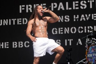UK punk-rap duo sparks outrage with anti-Israel chants at major music festival