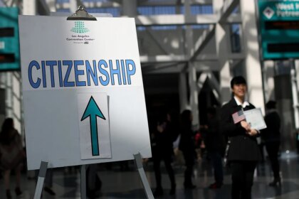 Immigration officer charged with taking bribes to help immigrants obtain legal status