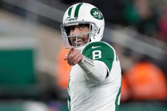 Aaron Rodgers officially signs one-year contract with Steelers worth over  million: report