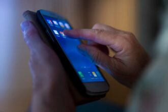 Here’s How to Move the Chrome Address Bar to the Bottom of Android Phone Screens