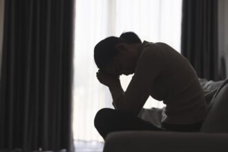 Dear Abby: Should I keep dating a man I don’t like because he’ll pay for my kids’ college tuition?