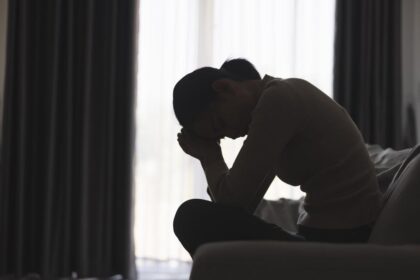 Dear Abby: Should I keep dating a man I don’t like because he’ll pay for my kids’ college tuition?