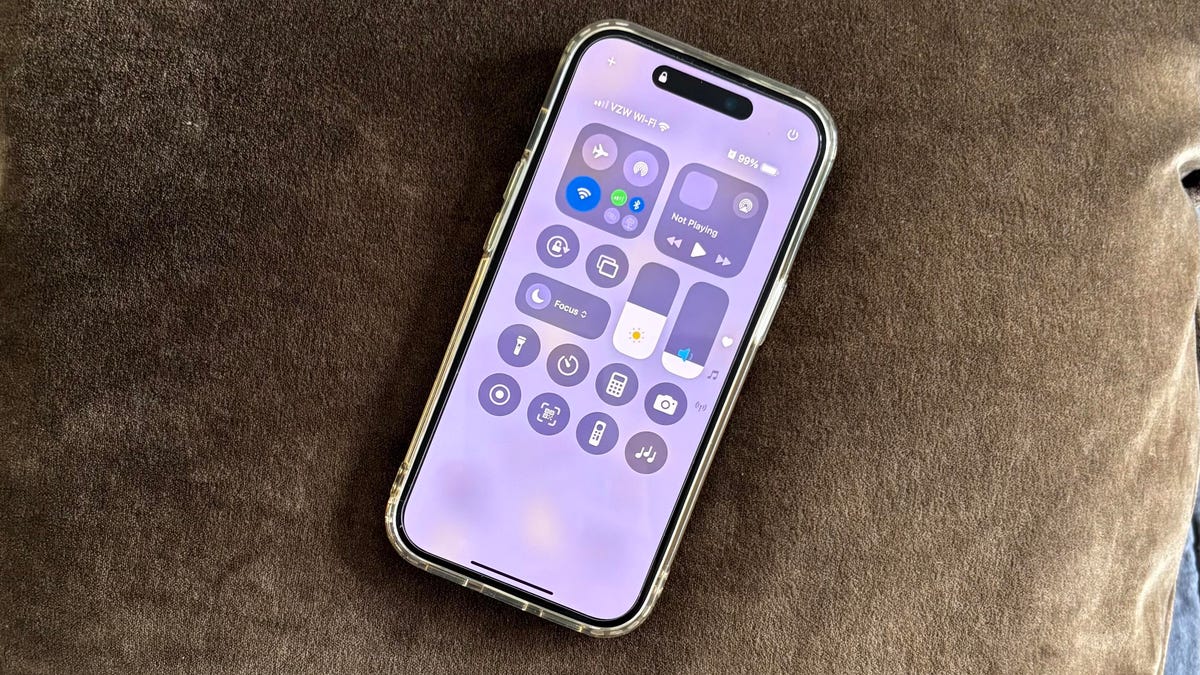 I’m a Bad Sleeper, but This Hidden iPhone Hack Has Helped Me Catch Zs for the Past 5 Years