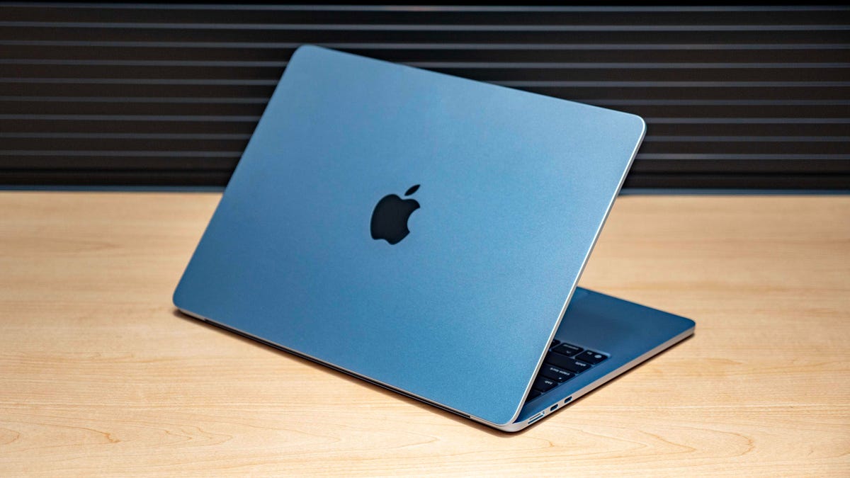 Apple to Release Cheaper MacBook Air Powered by iPhone Processor, Analyst Says