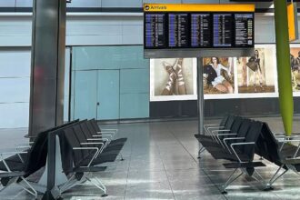Flights resume from UK airports after tech glitch closes airspace