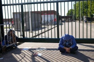 Dutch lawmakers pass controversial bills tightening asylum rules