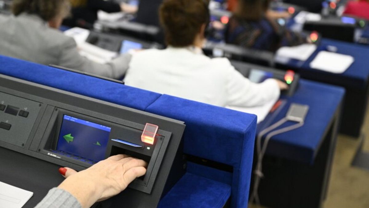 Socialists back von der Leyen in return for pledge on social budget
