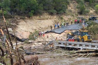 Police say ‘sightseers’ hindering Texas recovery efforts as teams search for victims in debris