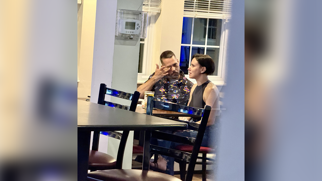 America’s ‘most hated mom,’ Casey Anthony, spotted on apparent date at sports bar
