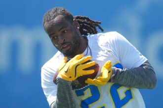 Chargers’ Najee Harris sustains ‘superficial eye injury’ during fireworks mishap at holiday event, agent says