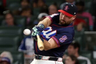 Cal Raleigh victorious in 2025 Home Run Derby, becomes 1st catcher ever to win in thrilling fashion