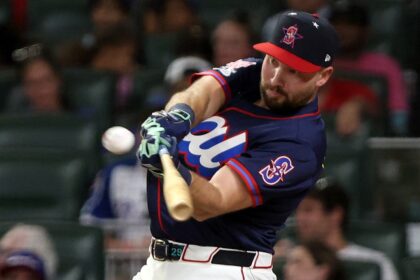 Cal Raleigh victorious in 2025 Home Run Derby, becomes 1st catcher ever to win in thrilling fashion