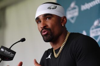 Jalen Hurts details refusal to wear Eagles Super Bowl ring: ‘I’ve moved on’