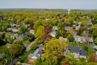 Revealed: America’s wealthiest suburb where annual household income tops 0K — and it’s located in New York state