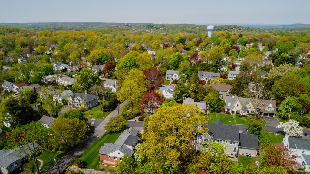 Revealed: America’s wealthiest suburb where annual household income tops 0K — and it’s located in New York state