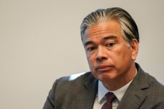 California AG says online daily fantasy sports are illegal in the state