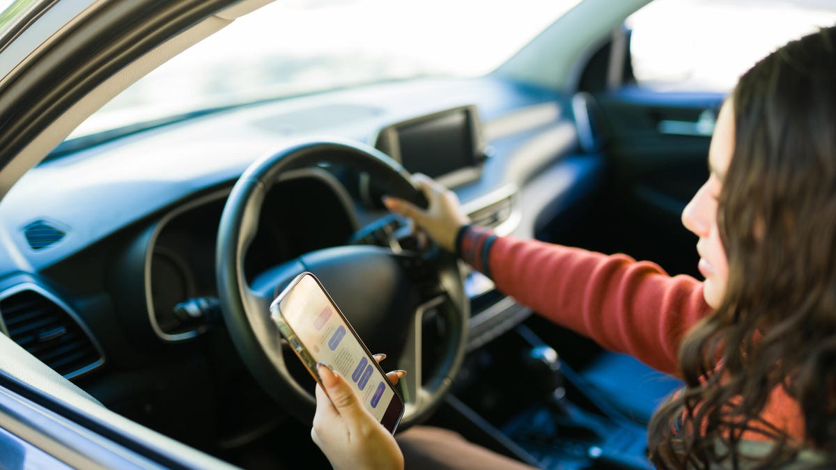 Scary Survey Results: Teen Drivers Are Often Looking at Their Phones