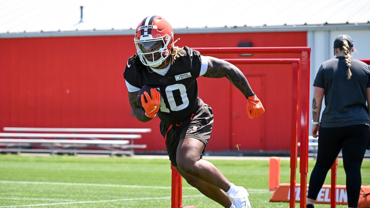 Quinshon Judkins of the Cleveland Browns runs a drill during rookie minicamp at CrossCountry Mortgage Campus on May 10, 2025 in Berea, Ohio. 