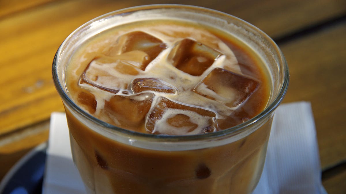 Should You Put Down the Iced Coffee During a Heat Advisory? This Is What Dietitians Say