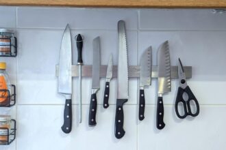 3 Reasons Every Kitchen Needs a Magnetic Knife Strip