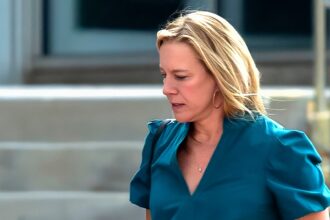 Colorado dentist’s lover reveals staggering ‘4,000 texts in 18 days’ during murder trial testimony
