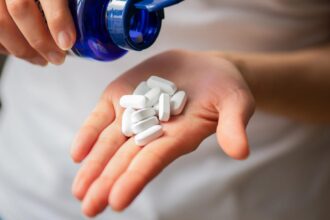 Can NAD Plus Supplements Really Reverse Aging? We Talked to Doctors Learn More About These Trendy Supplements