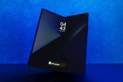 CNET Survey: 64% of People Say ‘No Thanks’ to Foldable Smartphones