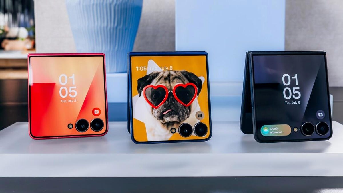 Galaxy Z Flip 7 Hands-On: I’m Excited About the Bigger Screens, Battery and FE Variant