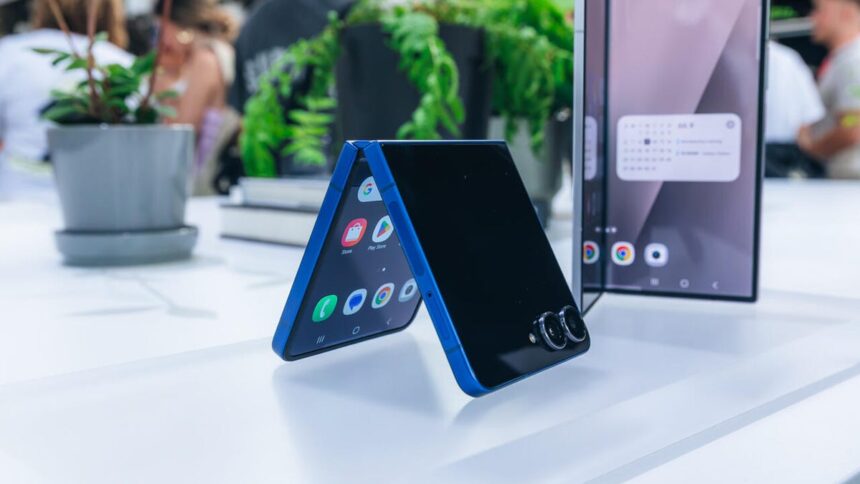 Which Foldable Will You Flip For? Comparing Samsung’s Galaxy Z Flip 7 and Z Flip 7 FE