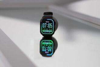 I Tried This  Smartwatch: It Was Meh, but Not a Complete Waste of Time