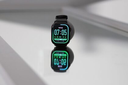 I Tried This  Smartwatch: It Was Meh, but Not a Complete Waste of Time