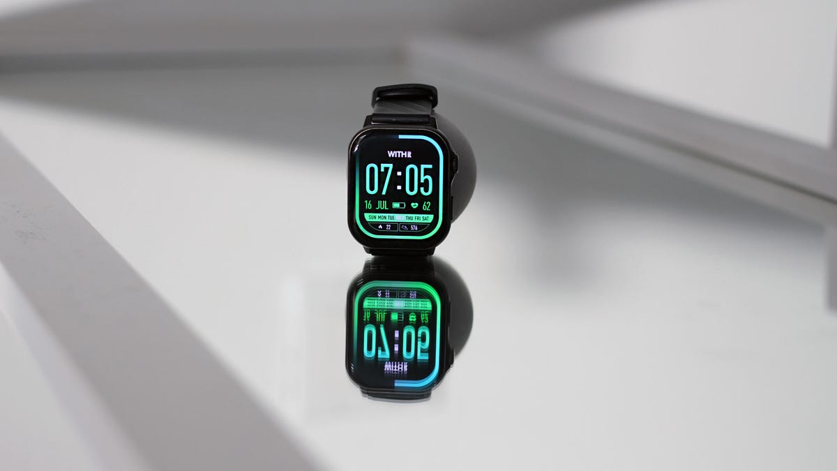I Tried This  Smartwatch: It Was Meh, but Not a Complete Waste of Time