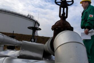 Budapest threatens Kyiv with electricity cut after strikes on pipeline