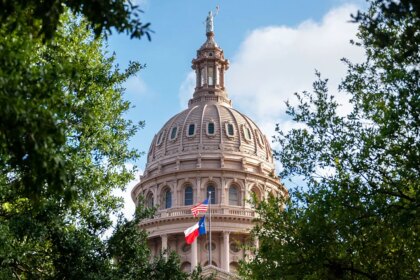 Texas Democrats flee state to block Trump-backed redistricting vote in dramatic legislative move