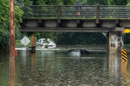 Brewers win in a deluge: walk-off thriller inside, total flood disaster outside