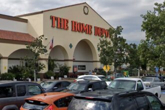 Man struck, killed on freeway while fleeing immigration agents during Home Depot raid