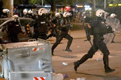 Anti‑corruption protests hit European nation as calls for new elections grow