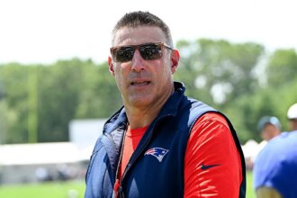 Patriots’ Mike Vrabel calls out those who abuse handicap parking in Starbucks lot: ‘I’d slash their tires’