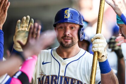 Cal Raleigh becomes 1st catcher in MLB history to hit 49 home runs in single season
