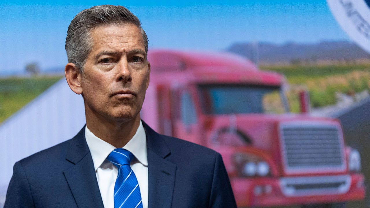 Trump admin threatens to cut millions in federal funding from 3 states over trucker English language rules