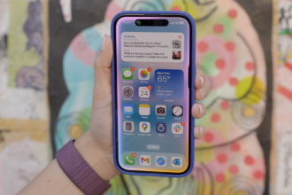 With Apple’s Siri AI Overhaul Delayed, Google Might Help It Catch Up